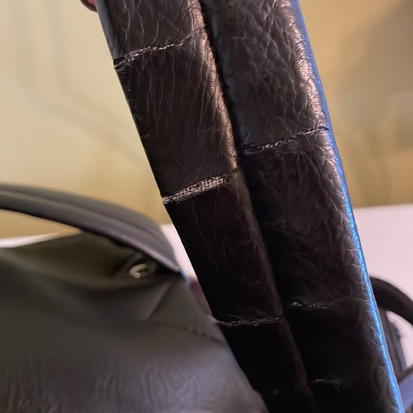 Matt & Nat Backpack - Picture 4 of 5